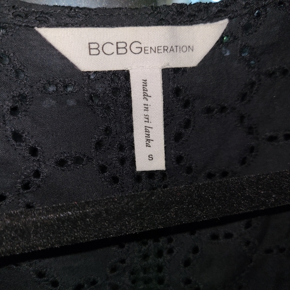 Crop RuffleTop - Picture 3 of 3